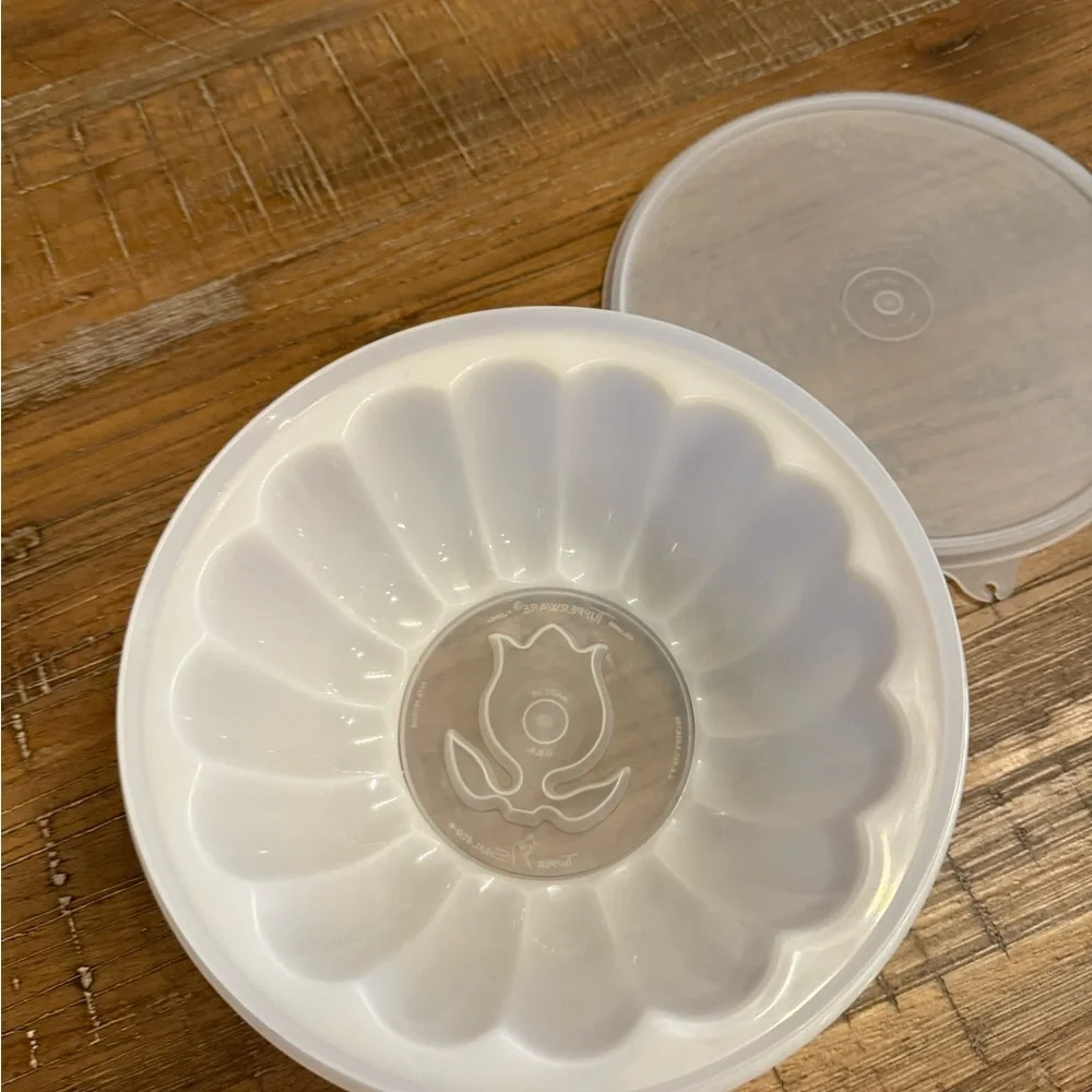 Tupperware trademark white